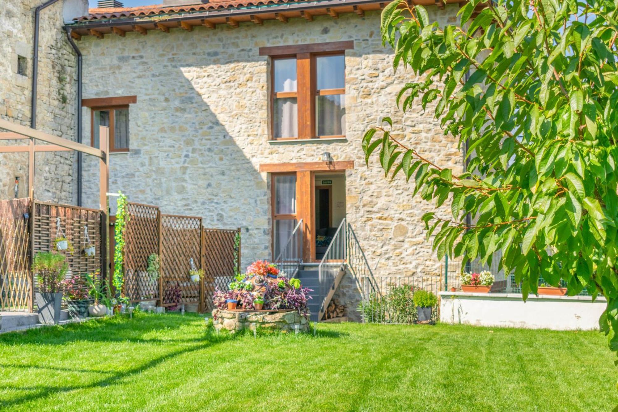 Acogedora Casa Rural Con Jardin Y Barbacoa Proxima A Pamplona Ilzarbe Exteriér fotografie